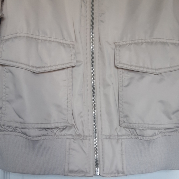 BNWT GAP bomber jacket. Size XS - Picture 4 of 8